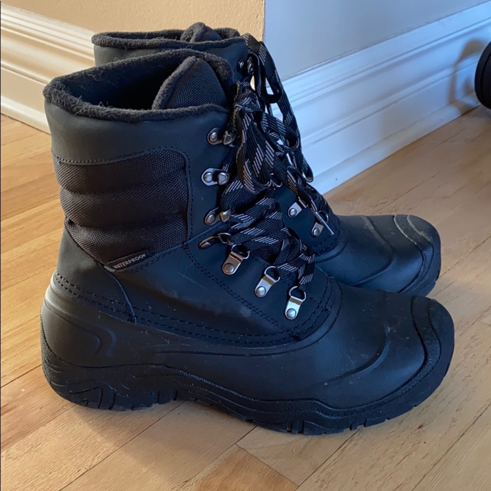 Men’s Goodfellow winter snow boots, size 10